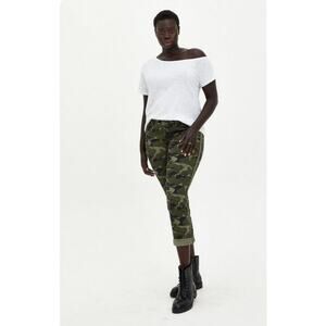 Torrid Women's Pants Cropped Aviator Camo Size 20 Twill Skinny NWT